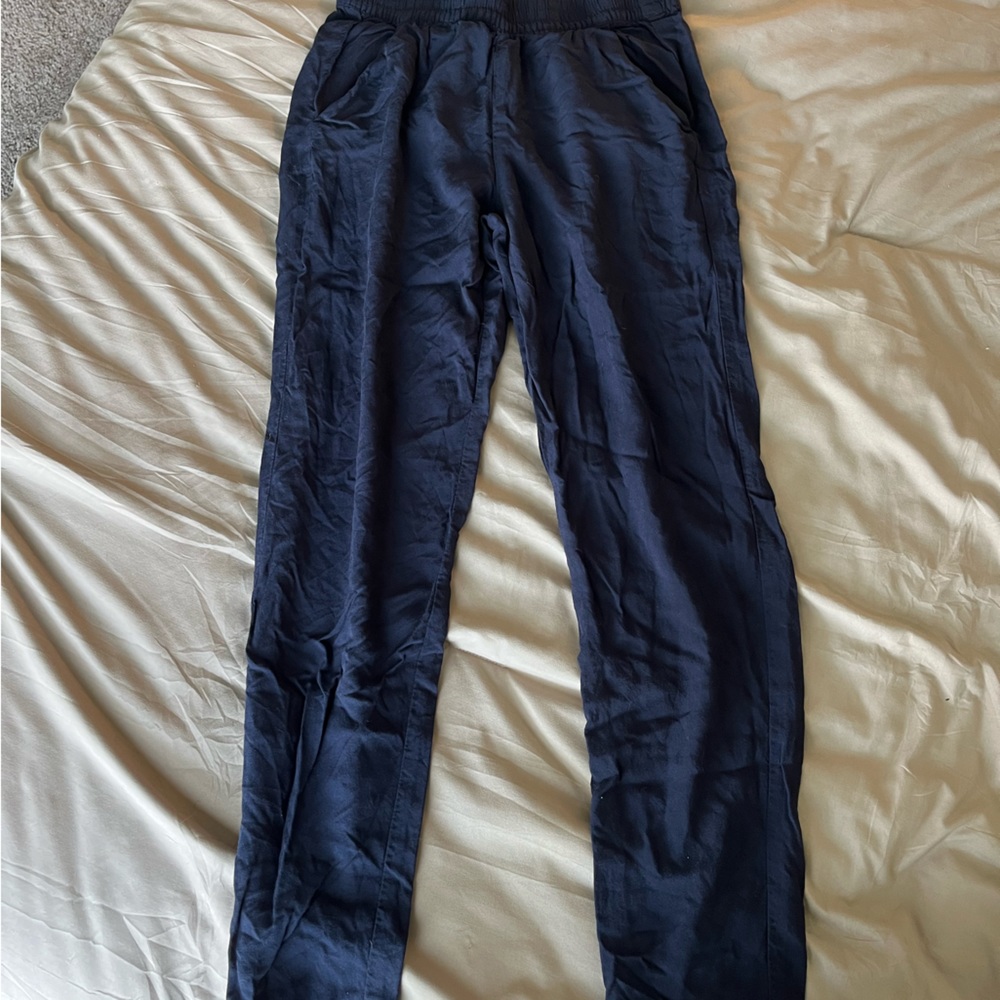 Divided navy slacks